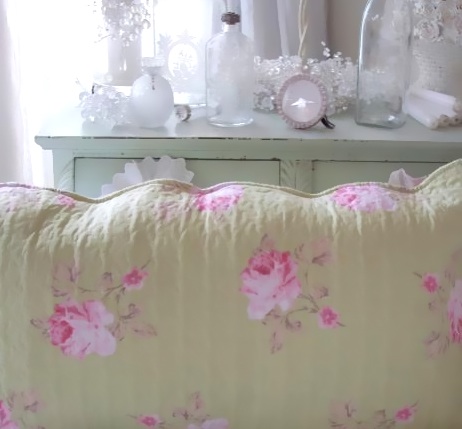 Cottage Green Pink Roses Quilt