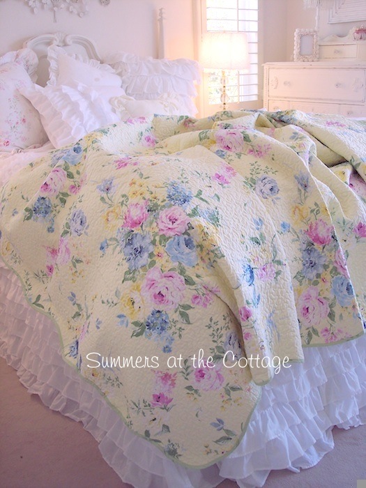 SUMMER BEDDING BEACH COTTAGE YELLOW PINK ROSES BLUE FLOWERS QUILT QUEEN OR KING