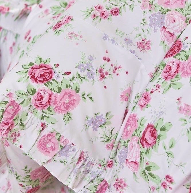 Pink Wildflower Roses Ruffled Duvet